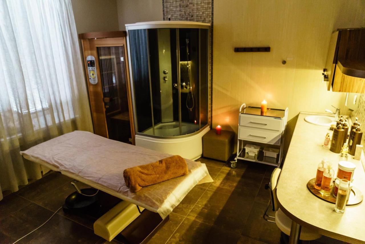 Isloch Park Otel Rakaw Dış mekan fotoğraf