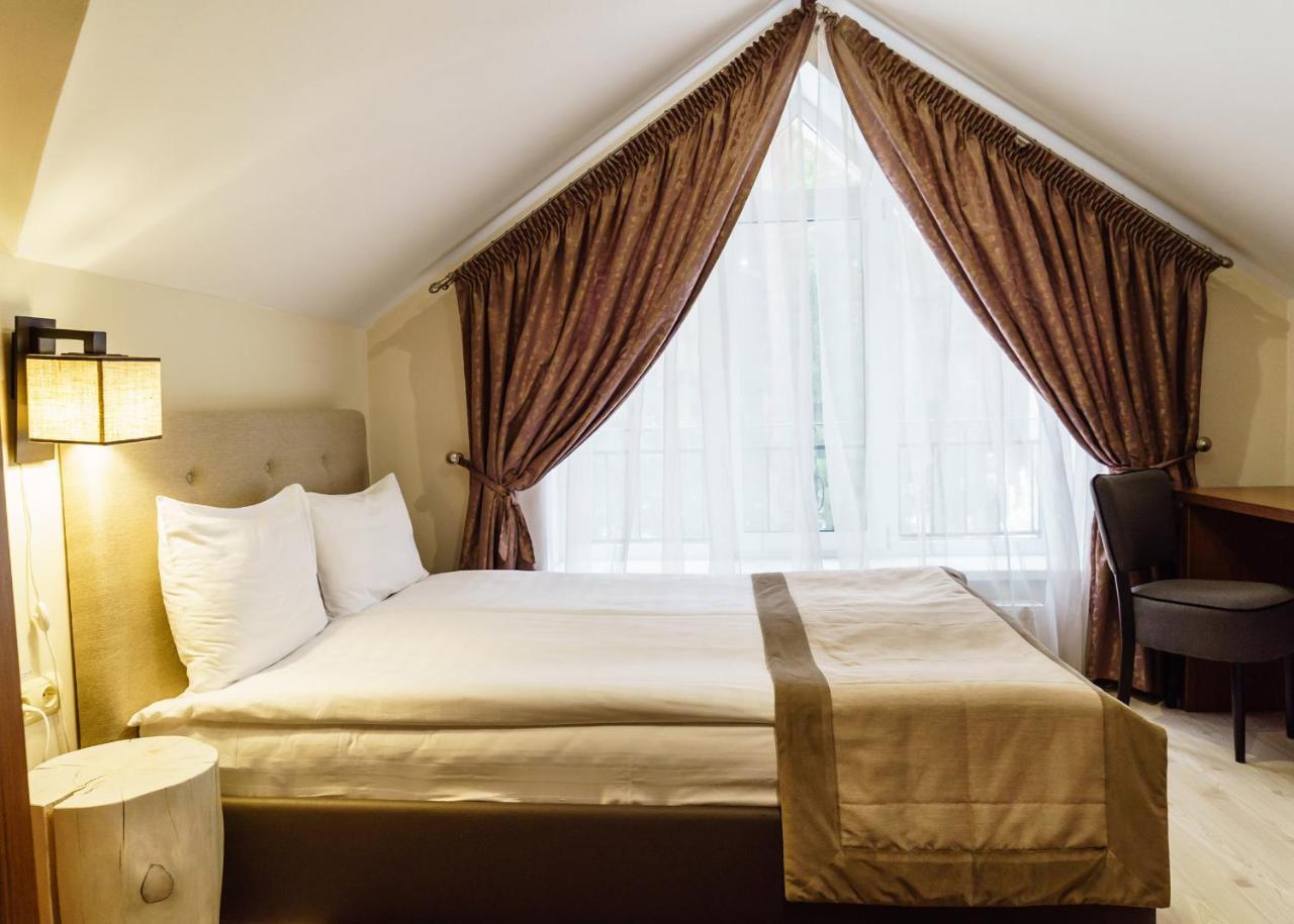 Isloch Park Otel Rakaw Dış mekan fotoğraf