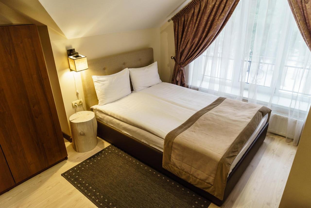 Isloch Park Otel Rakaw Dış mekan fotoğraf