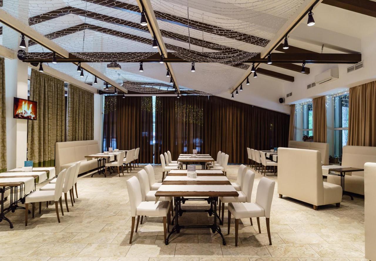 Isloch Park Otel Rakaw Dış mekan fotoğraf