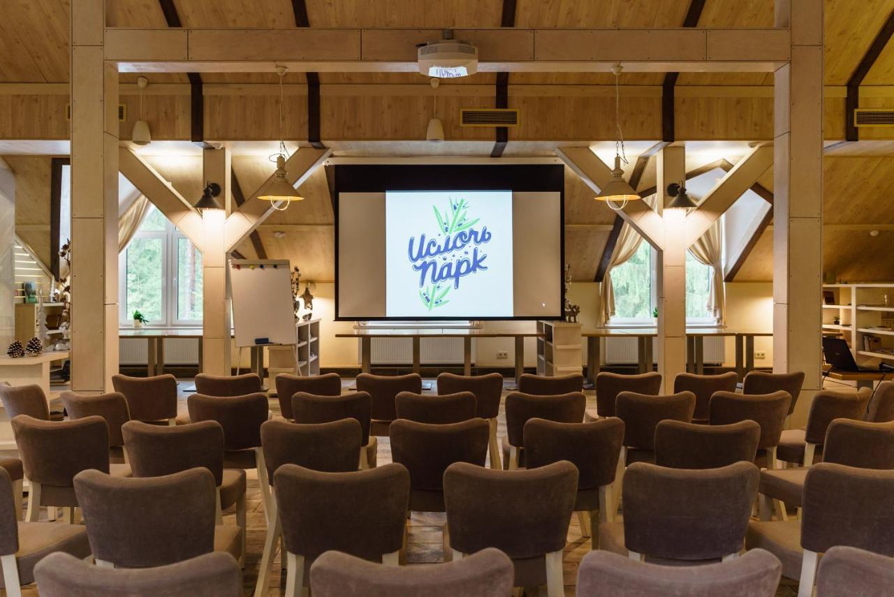 Isloch Park Otel Rakaw Dış mekan fotoğraf